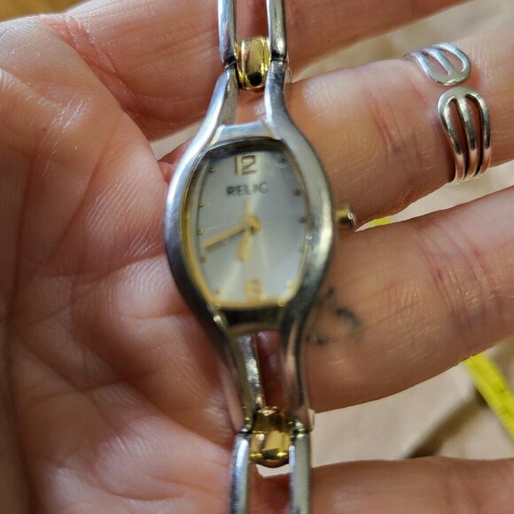 WOMANS RELIC BY FOSSIL WATCH - Picture 2 of 5